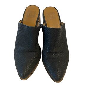 DV by Dolce Vita Black Pointed Toe Mules‎